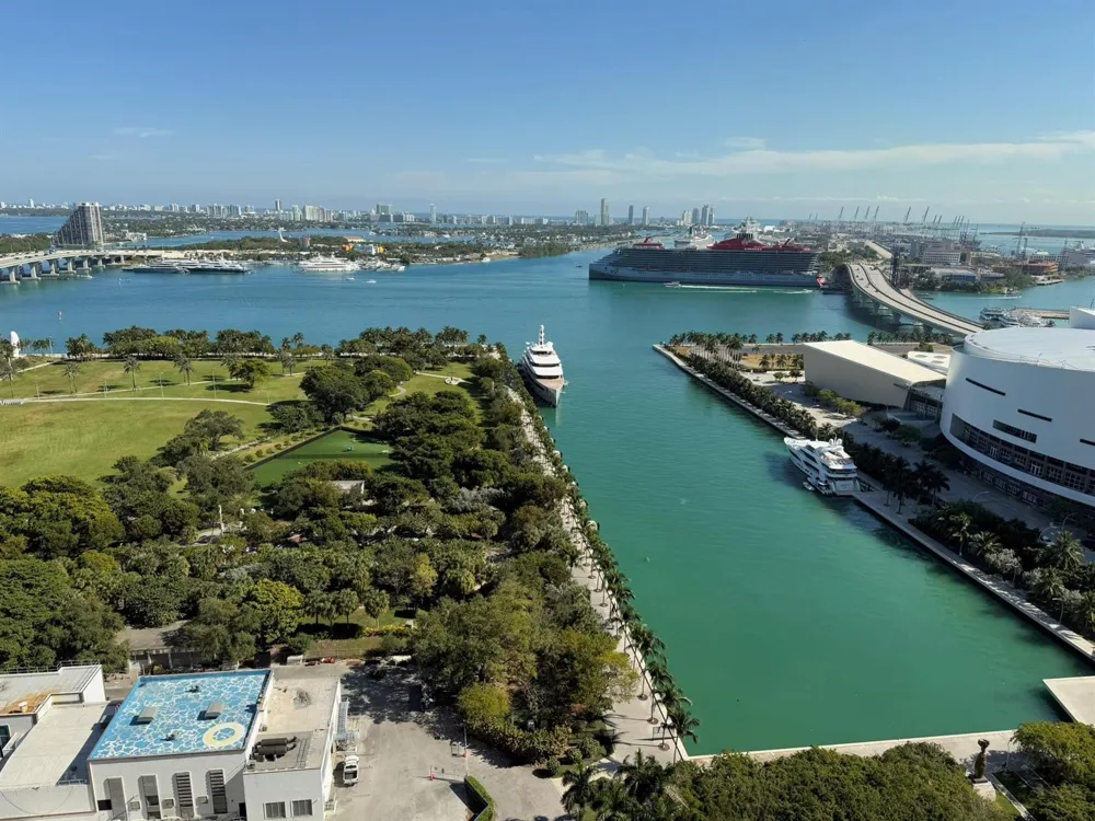 900 Biscayne Boulevard #2807 Miami, FL 33132