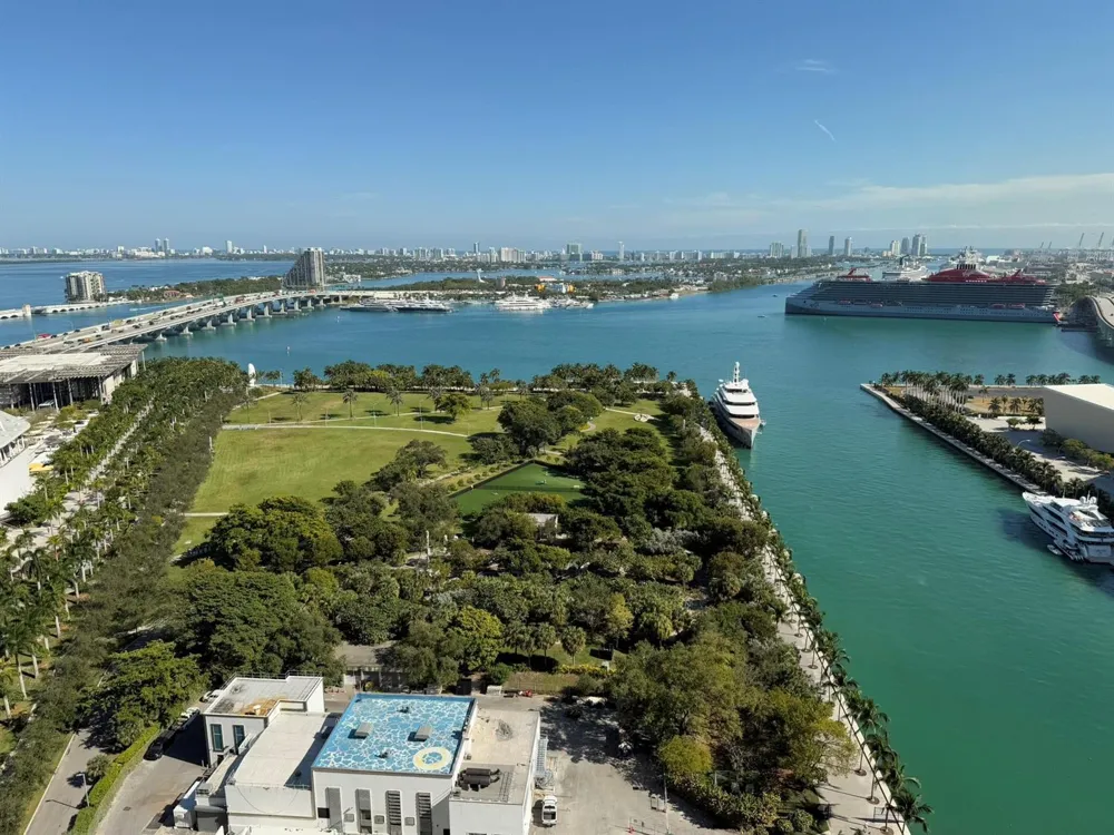 900 Biscayne Boulevard #2807 Miami, FL 33132