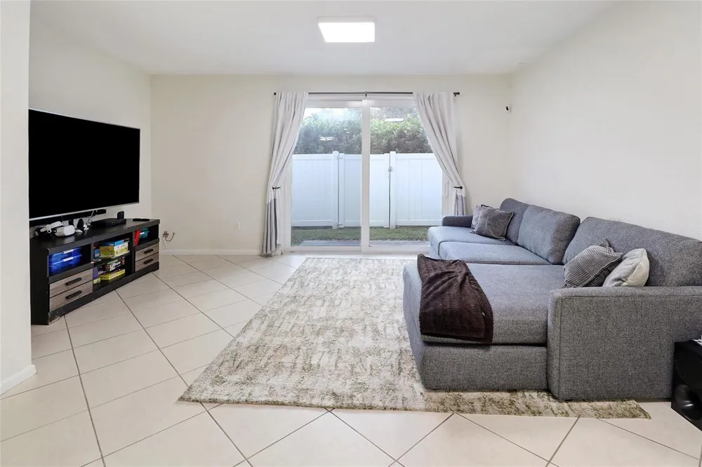 8106 Prestige Commons Drive #8106 Tamarac, FL 33321