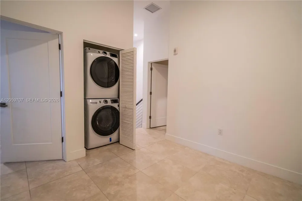 1091 Galiano St #102 Coral Gables, FL 33134