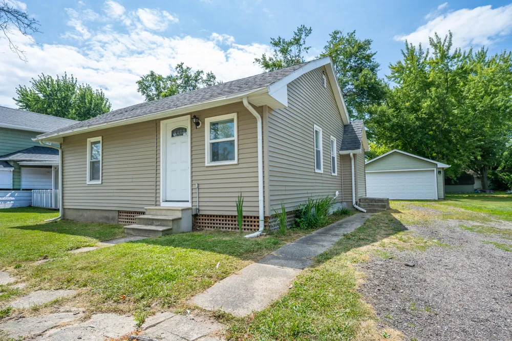 216 Congress Street Watervliet, MI 49098