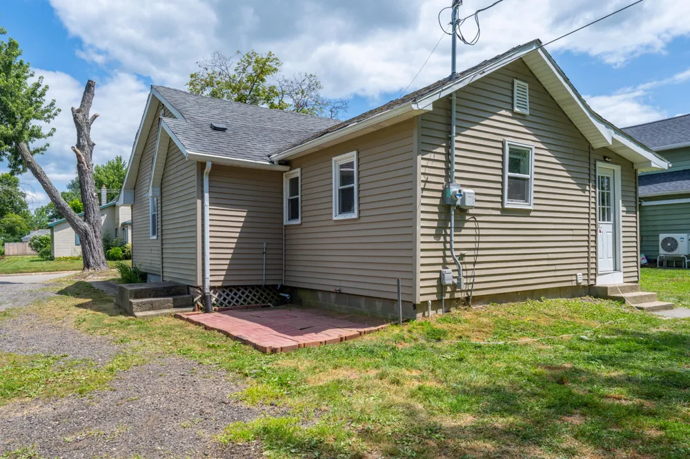 216 Congress Street Watervliet, MI 49098