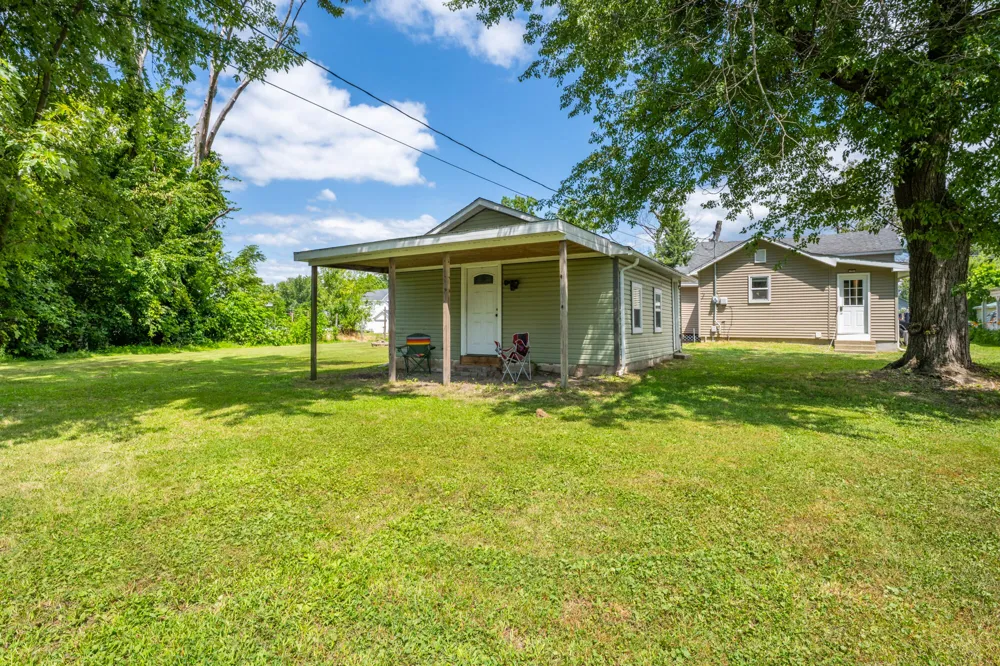 216 Congress Street Watervliet, MI 49098