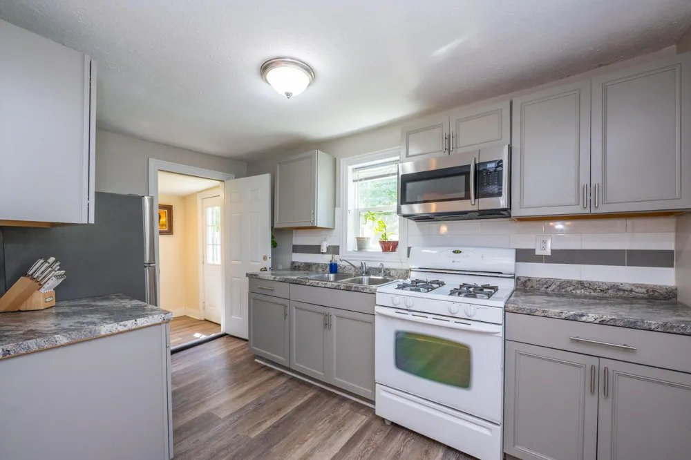 216 Congress Street Watervliet, MI 49098
