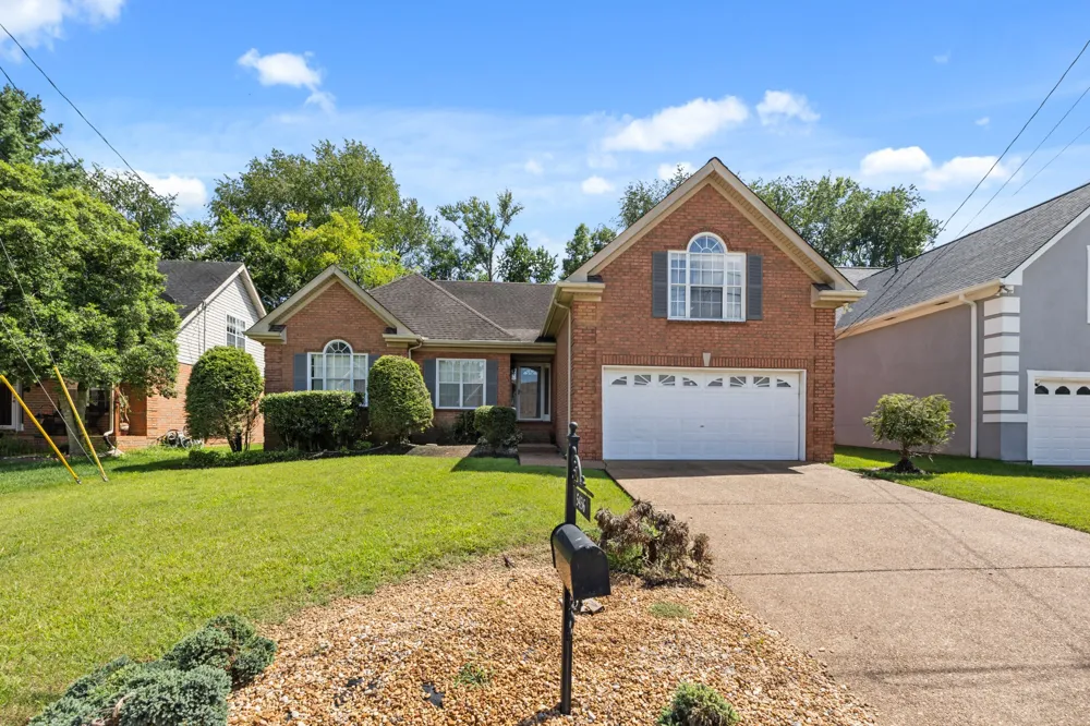 5436 Reagan Run Antioch, TN 37013