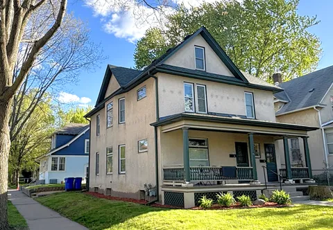 738 Magnolia Avenue E