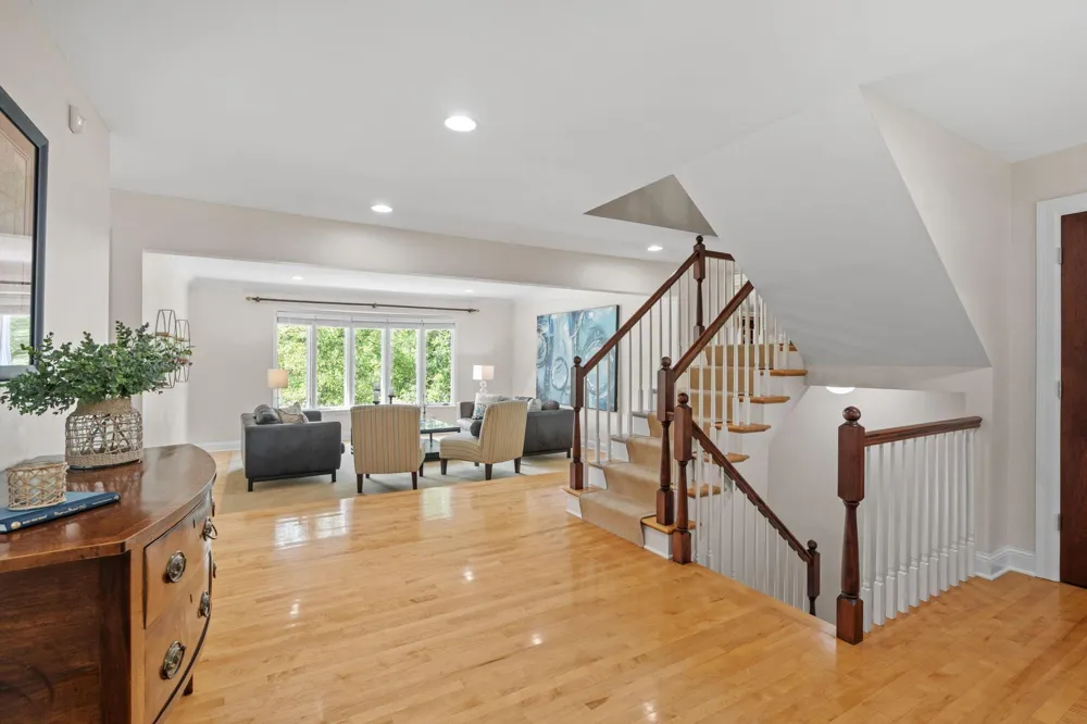 592 County Road 24 Wayzata, MN 55391
