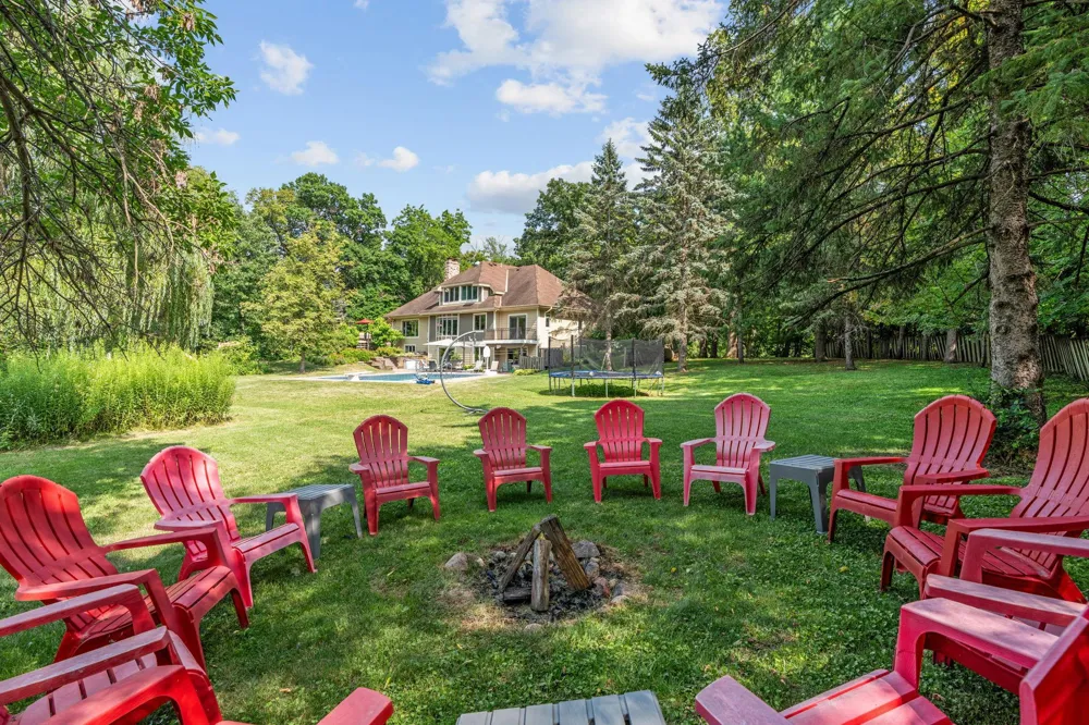 592 County Road 24 Wayzata, MN 55391