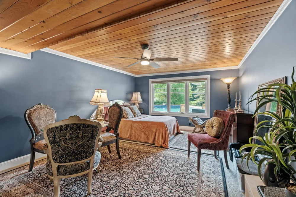 592 County Road 24 Wayzata, MN 55391