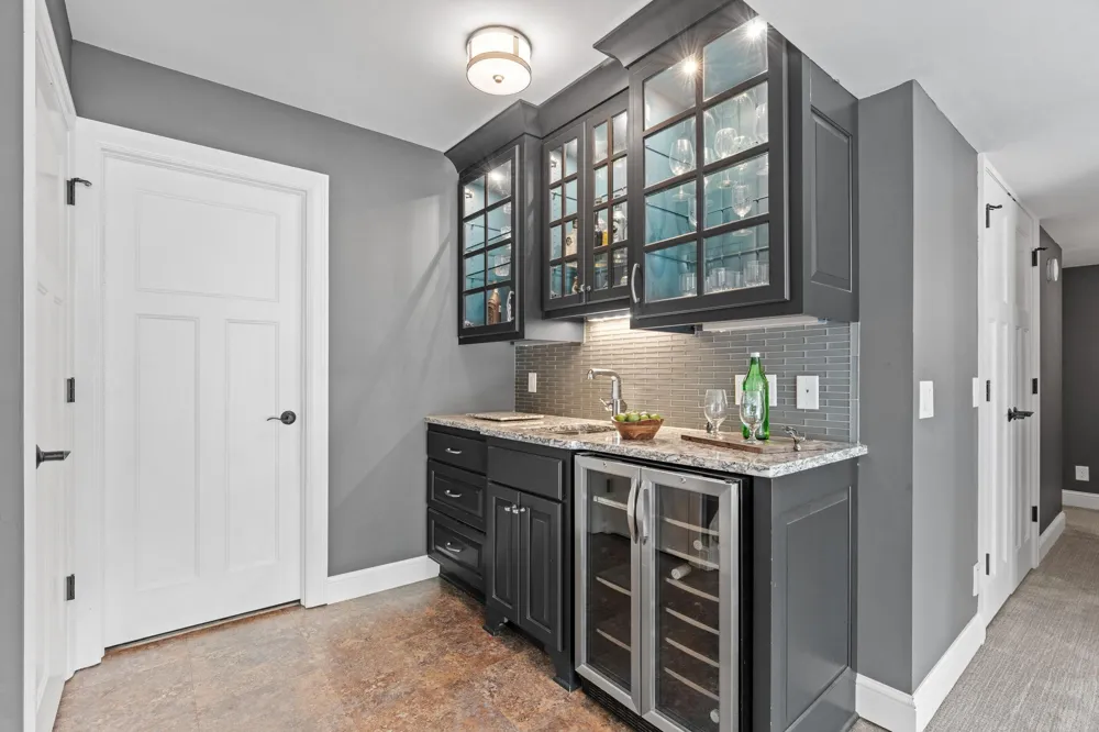 592 County Road 24 Wayzata, MN 55391