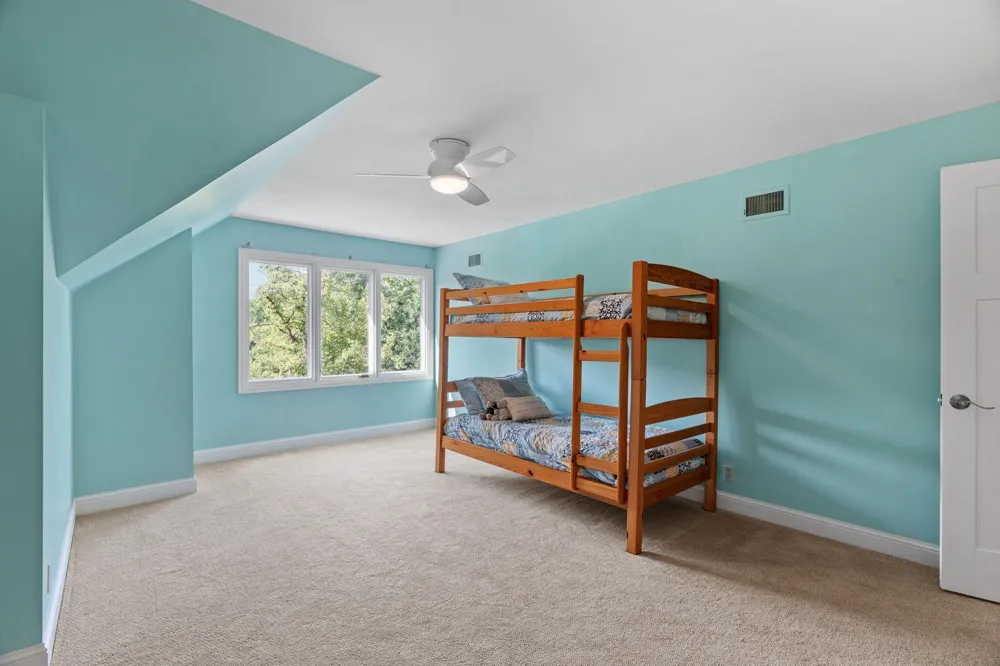 592 County Road 24 Wayzata, MN 55391