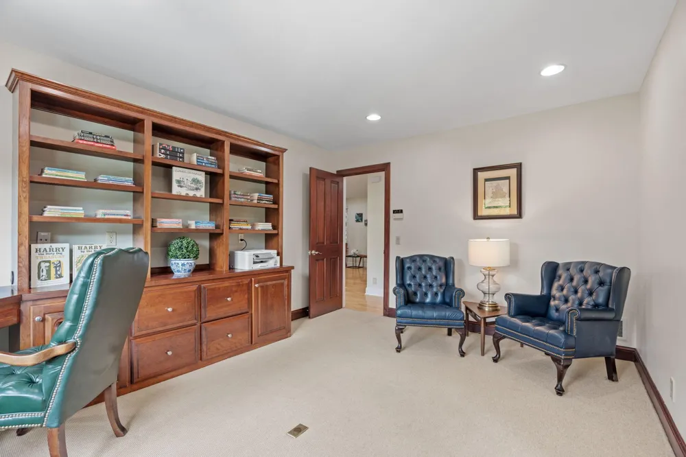 592 County Road 24 Wayzata, MN 55391