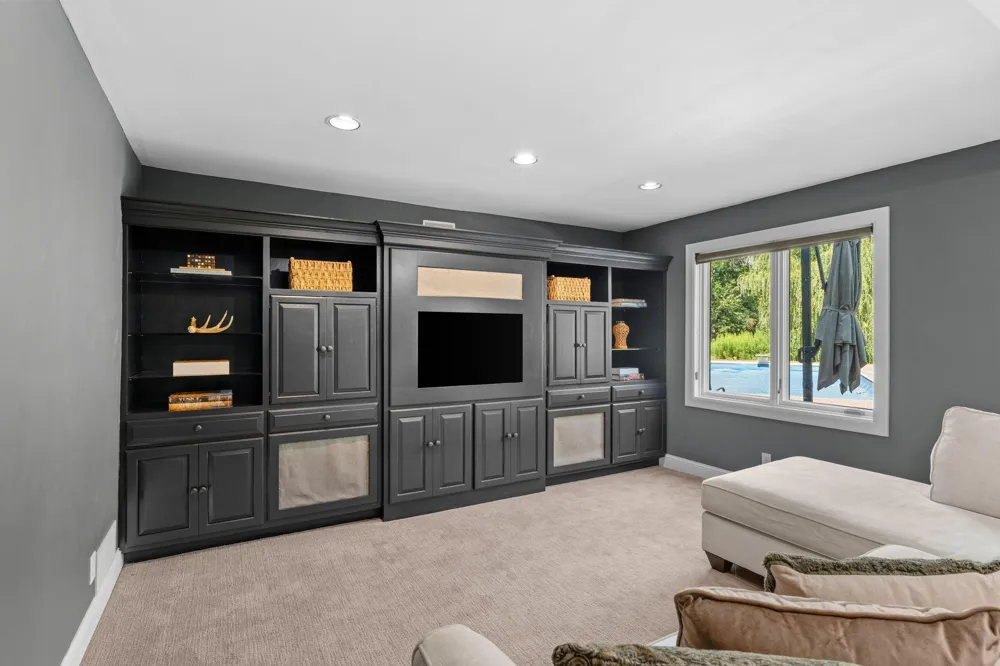 592 County Road 24 Wayzata, MN 55391
