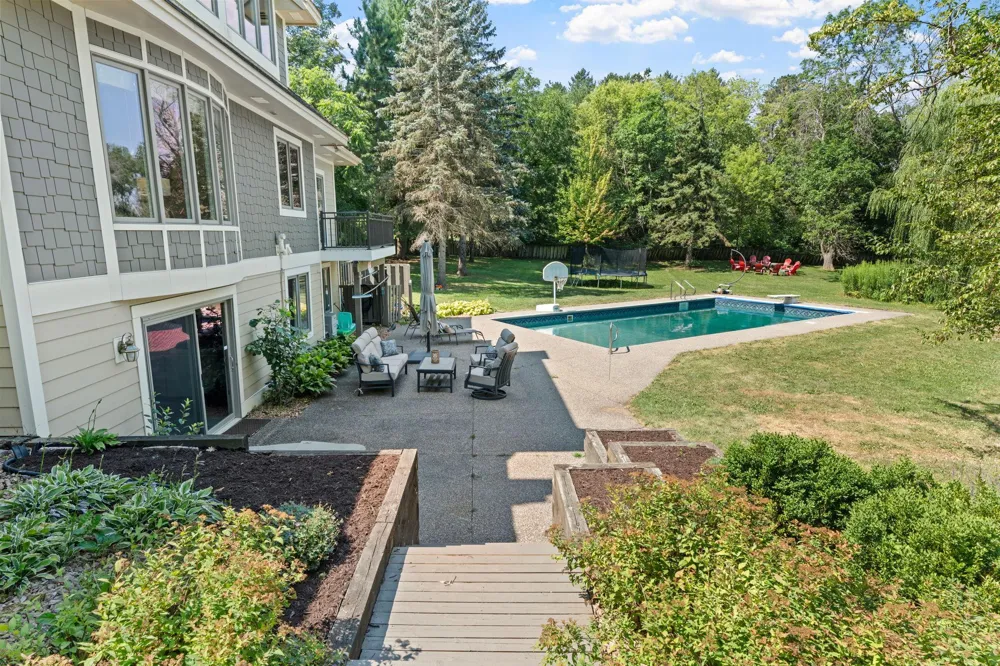 592 County Road 24 Wayzata, MN 55391