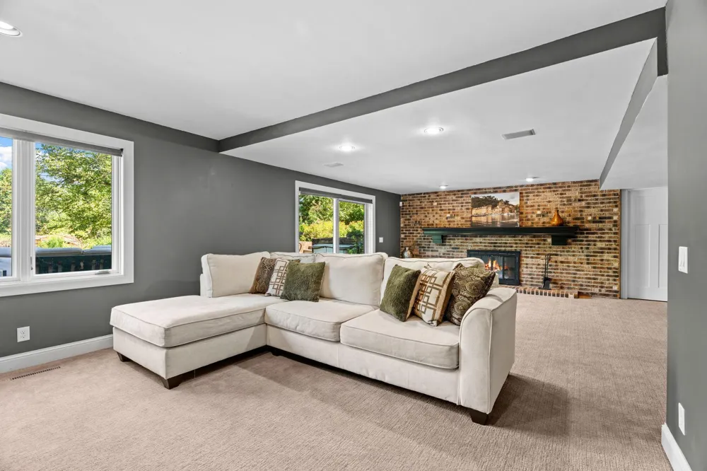 592 County Road 24 Wayzata, MN 55391