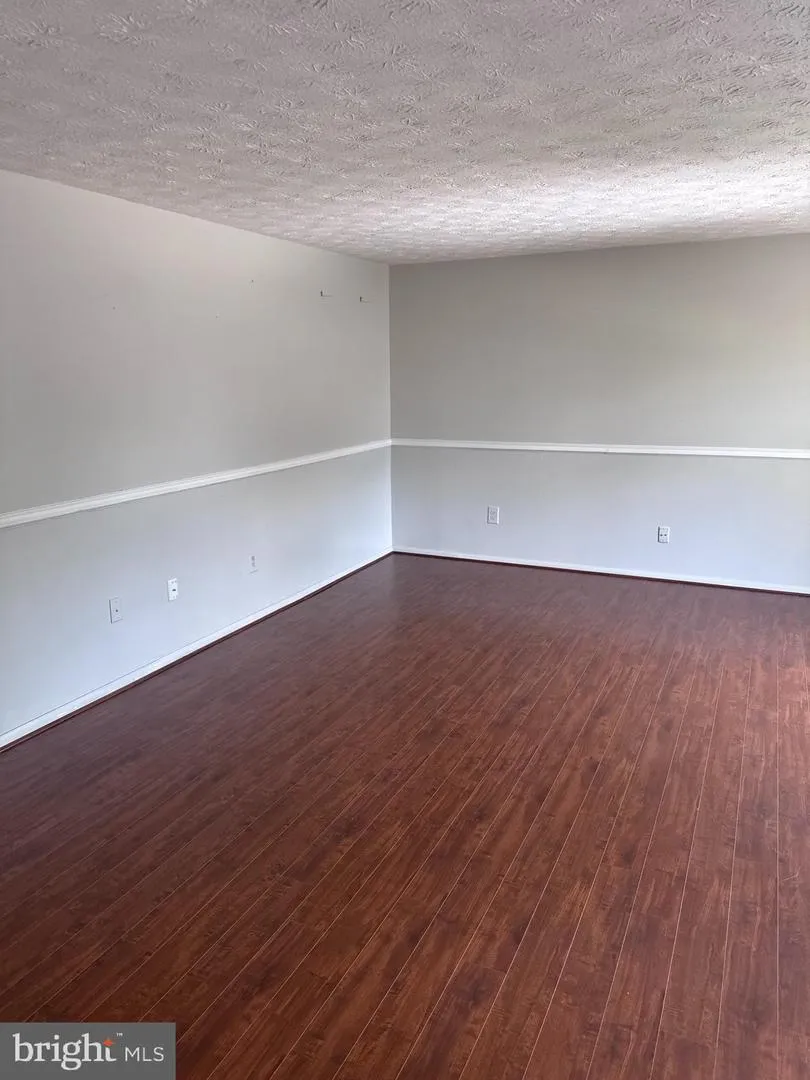 13767 CABELLS MILL DRIVE Centreville, VA 20120