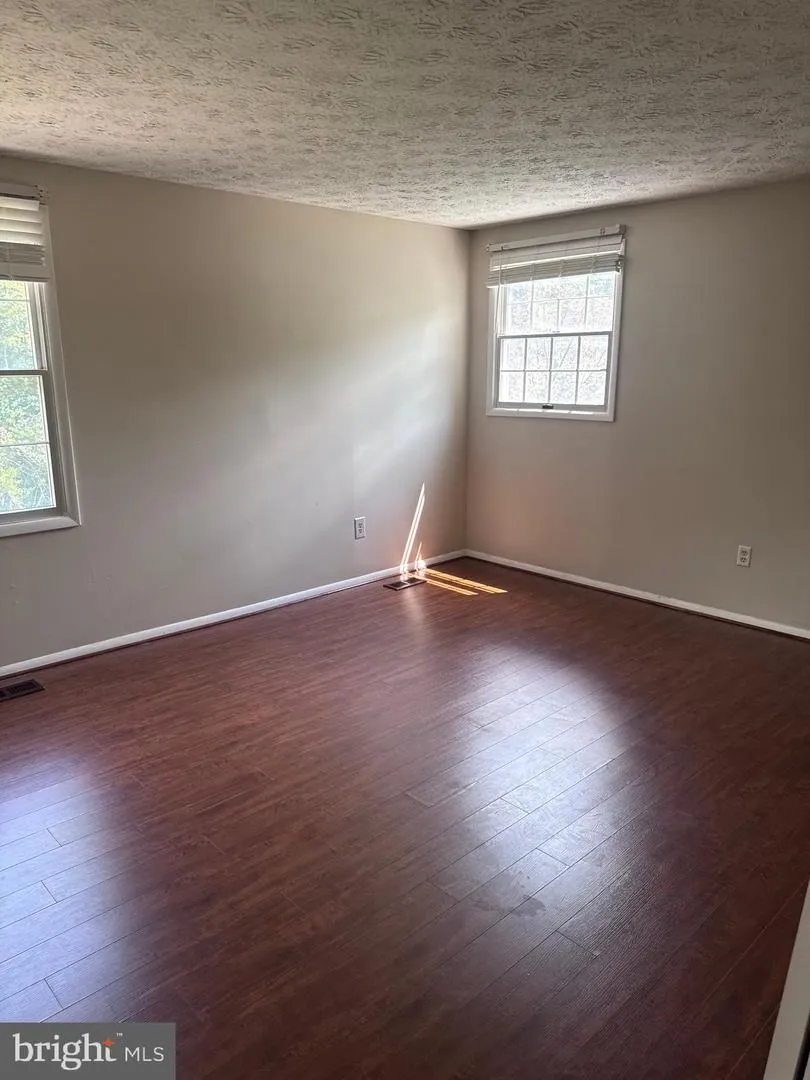 13767 CABELLS MILL DRIVE Centreville, VA 20120