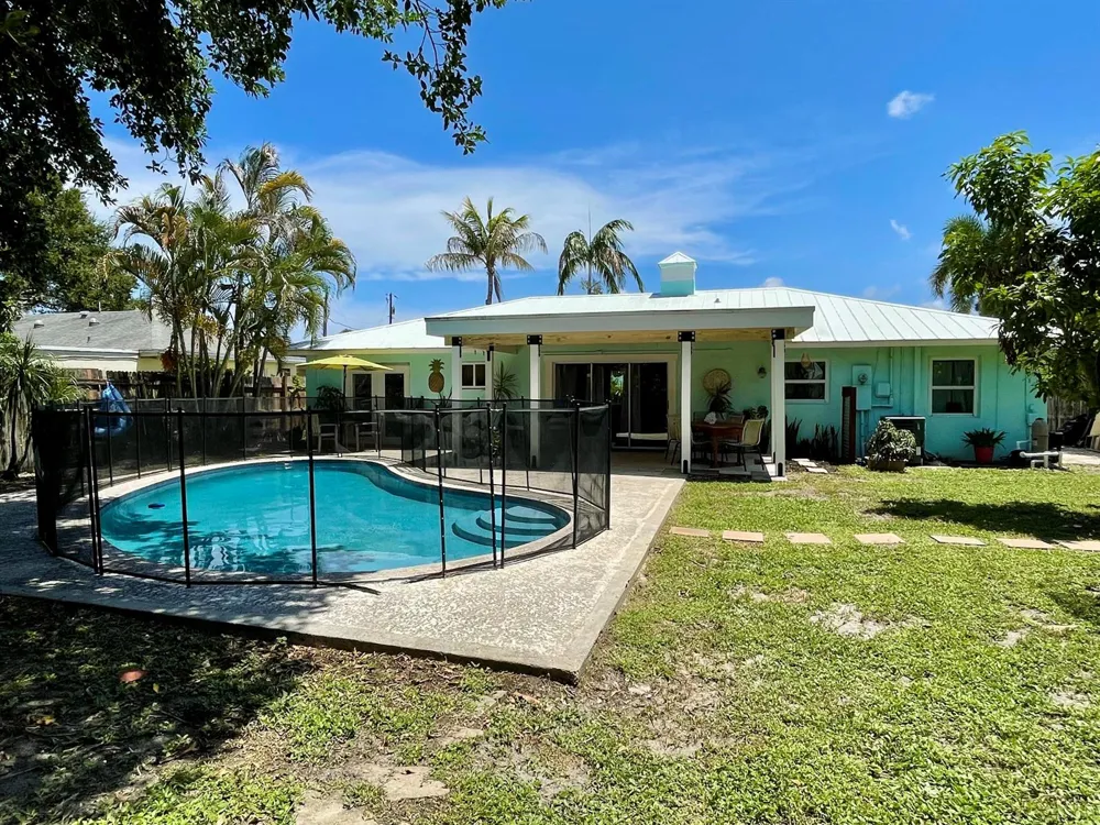 415 Beacon Street Tequesta, FL 33469