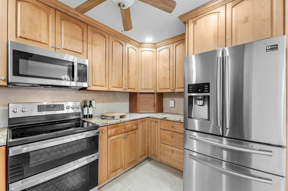 362 Yorktowne Circle Atlantis, FL 33462