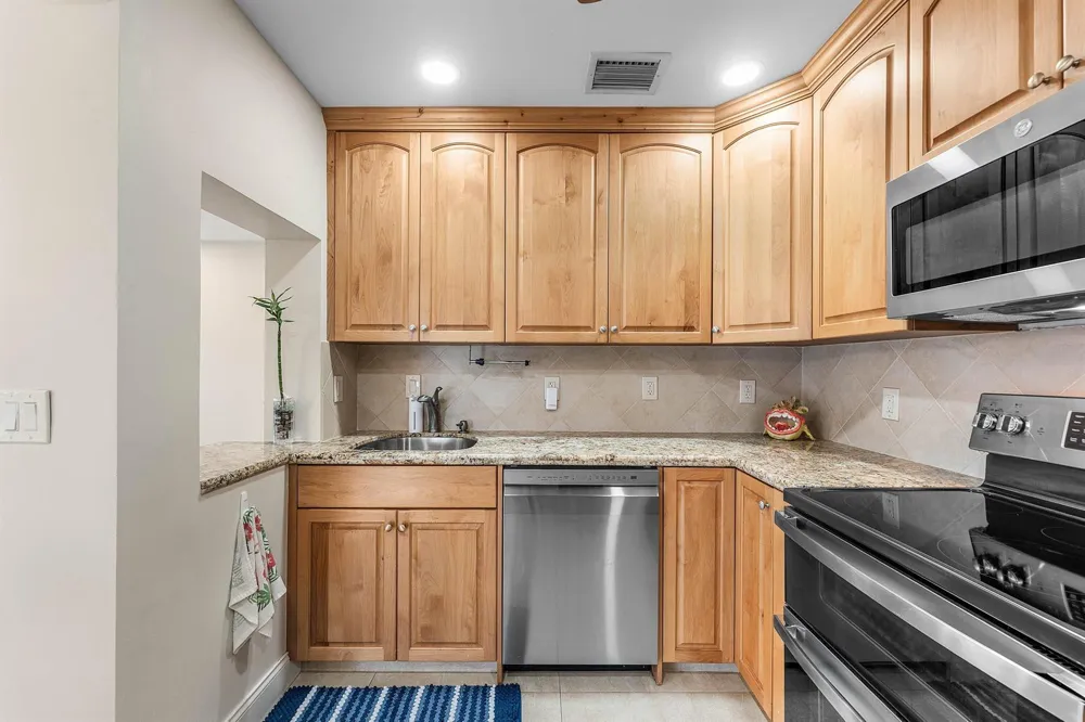 362 Yorktowne Circle Atlantis, FL 33462
