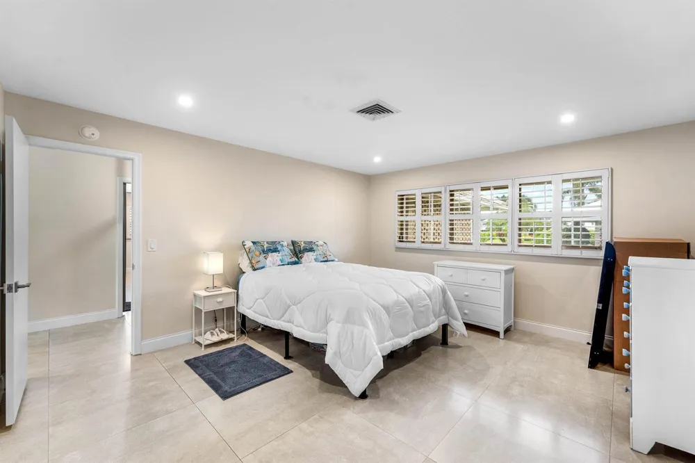 362 Yorktowne Circle Atlantis, FL 33462