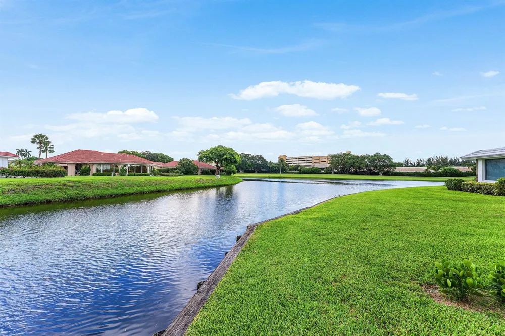 362 Yorktowne Circle Atlantis, FL 33462
