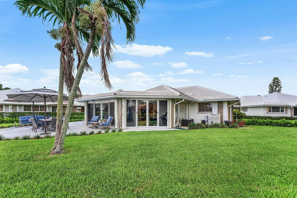 362 Yorktowne Circle Atlantis, FL 33462