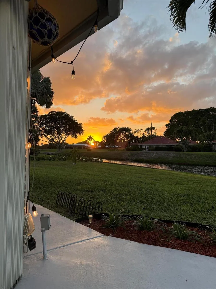362 Yorktowne Circle Atlantis, FL 33462