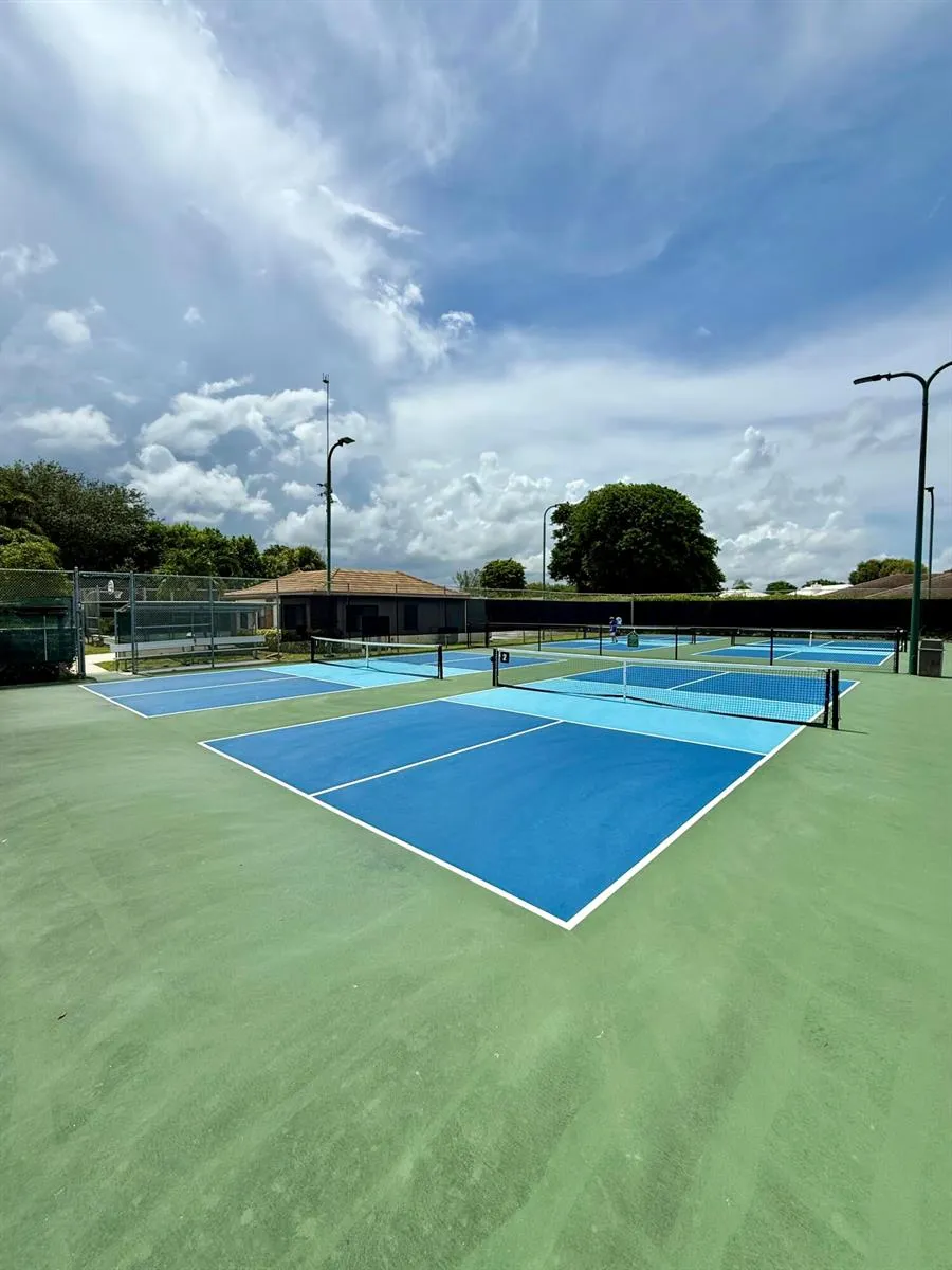 362 Yorktowne Circle Atlantis, FL 33462