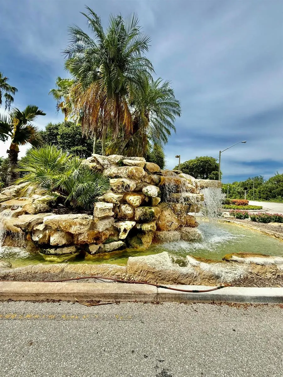 362 Yorktowne Circle Atlantis, FL 33462