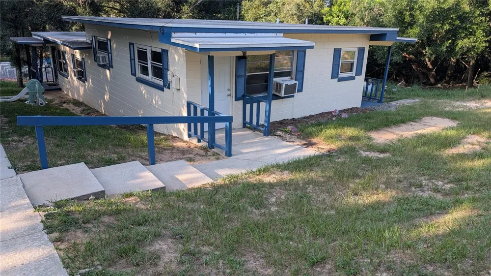 738 E MINNEOLA AVENUE Clermont, FL 34711