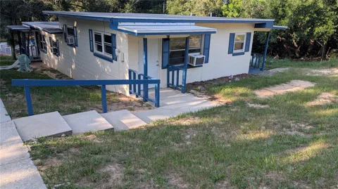 738 E MINNEOLA AVENUE