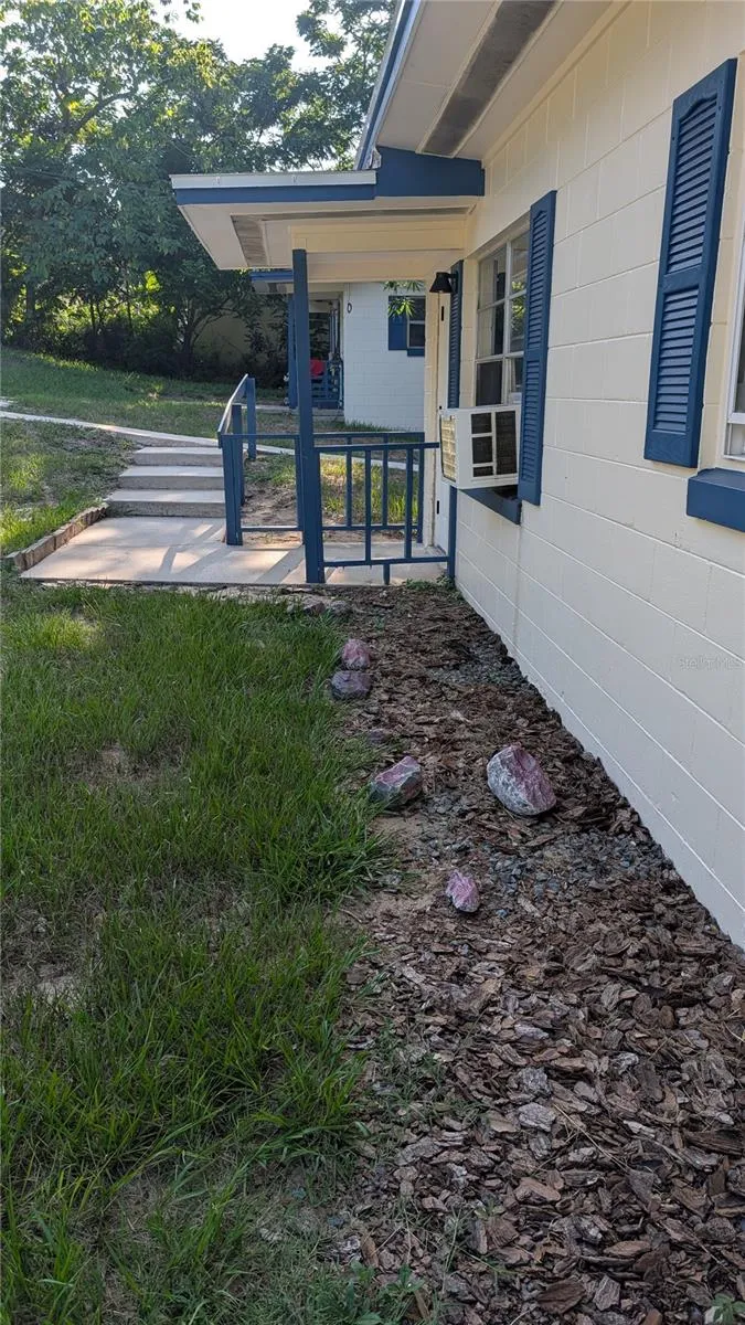 738 E MINNEOLA AVENUE Clermont, FL 34711
