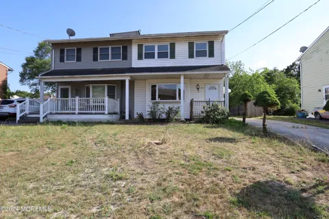814 Laurel Street