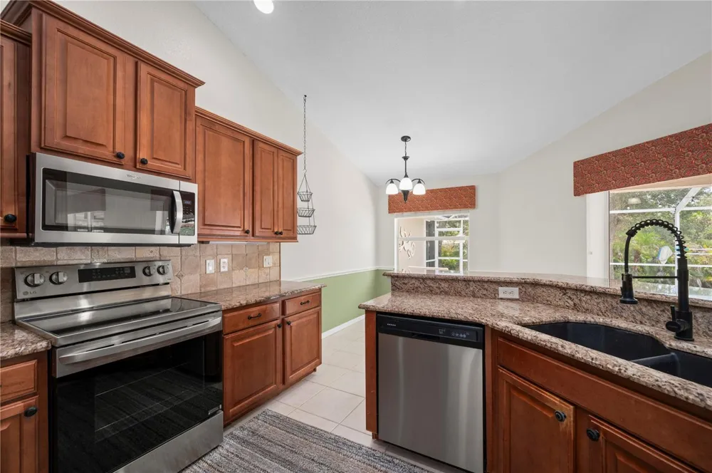 5615 MOJAVE AVENUE North Port, FL 34288