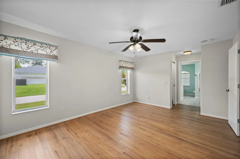 5615 MOJAVE AVENUE North Port, FL 34288