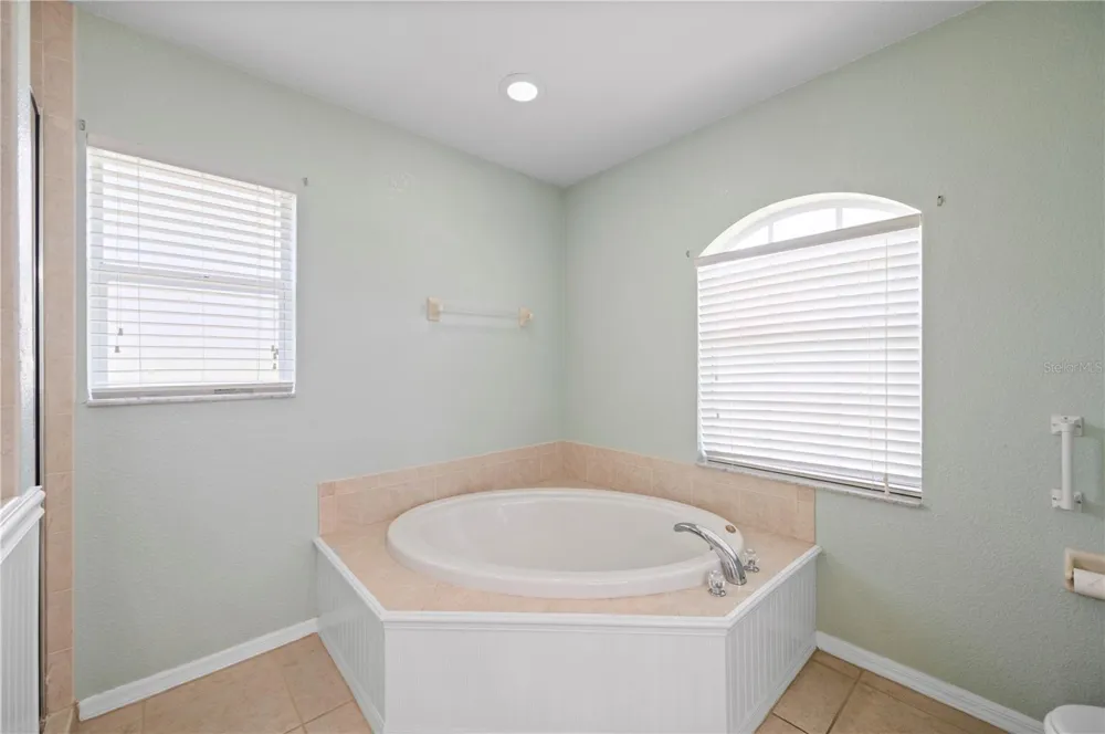5615 MOJAVE AVENUE North Port, FL 34288