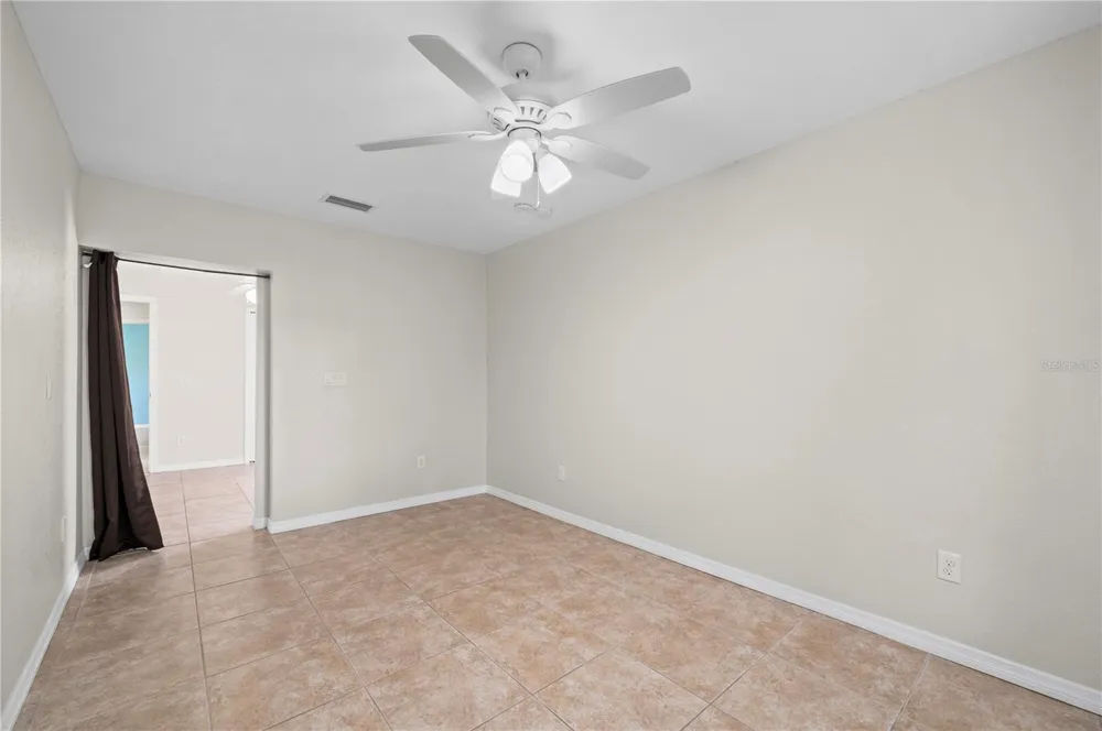 5615 MOJAVE AVENUE North Port, FL 34288