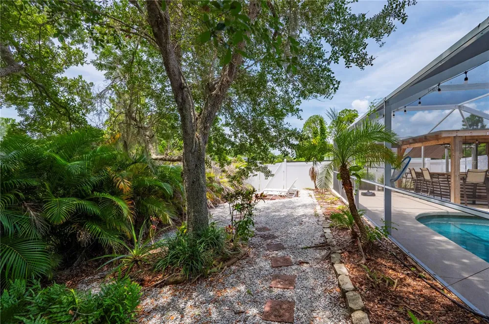 5615 MOJAVE AVENUE North Port, FL 34288