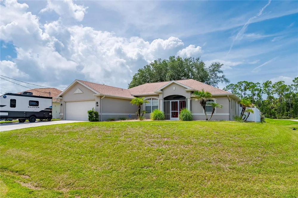 5615 MOJAVE AVENUE North Port, FL 34288