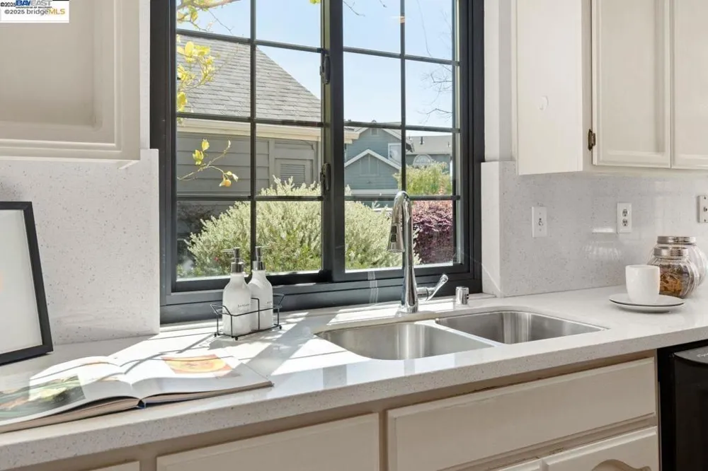 167 Purcell Dr Alameda, CA 94502