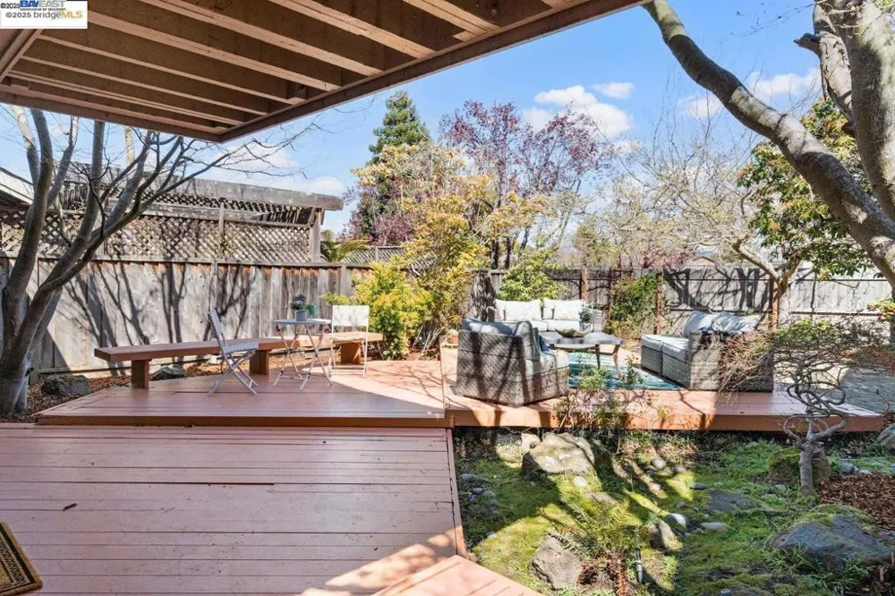 167 Purcell Dr Alameda, CA 94502