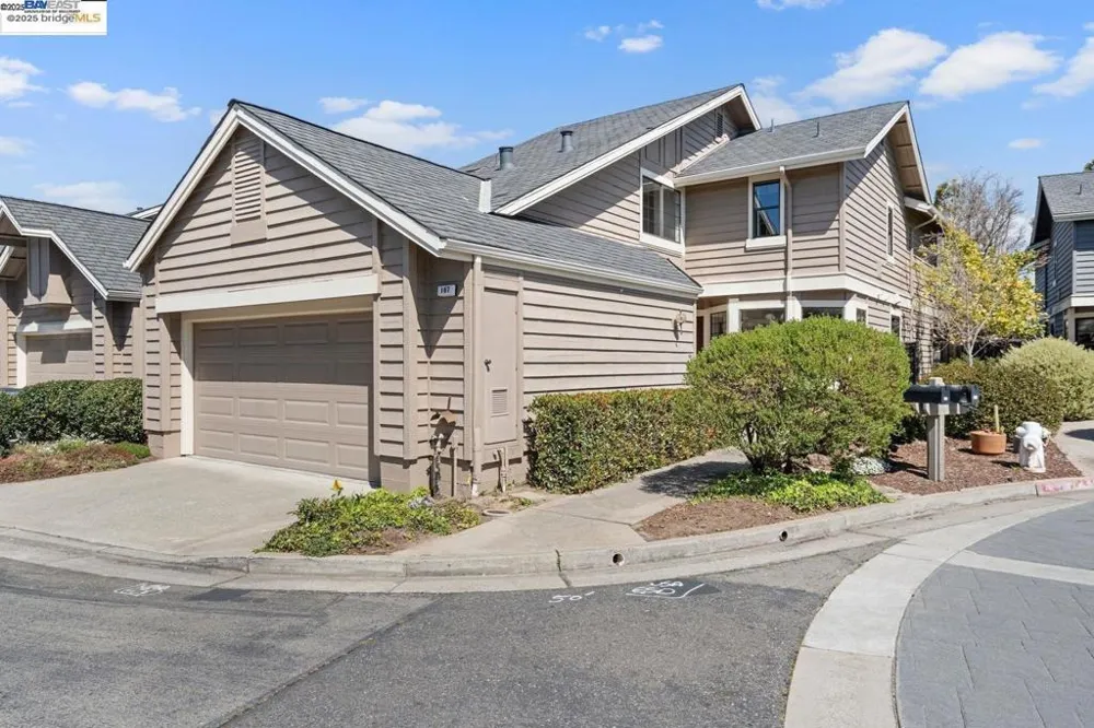 167 Purcell Dr Alameda, CA 94502