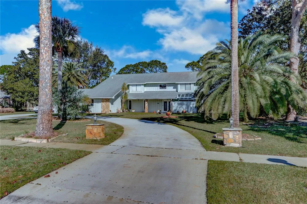 932 PELICAN BAY DRIVE Daytona Beach, FL 32119