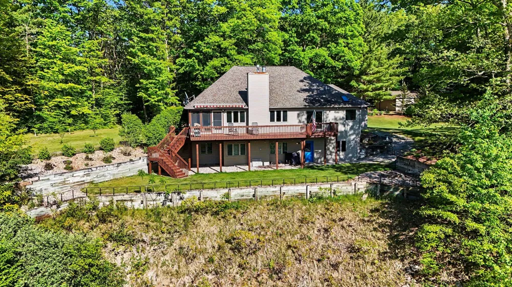 10835 Red Oak Ridge Howard City, MI 49329