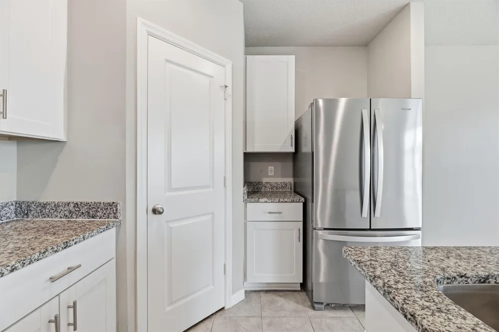 4046 HOT SPRINGS AVENUE Palm Springs, FL 33461