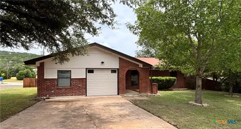 2001 Pleasant Lane