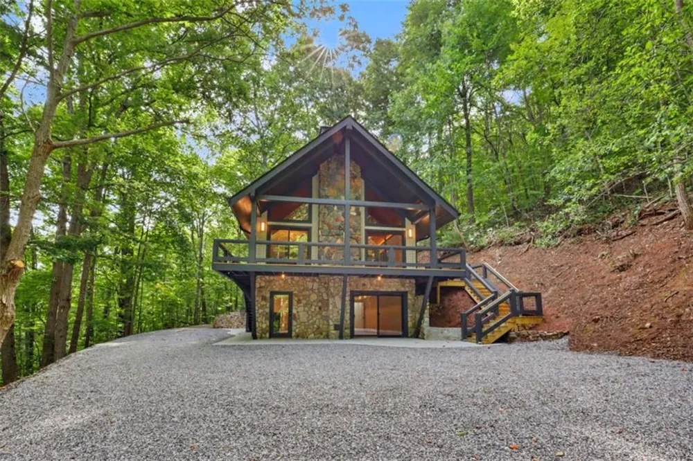 1583 Spring Cove Road Blairsville, GA 30512