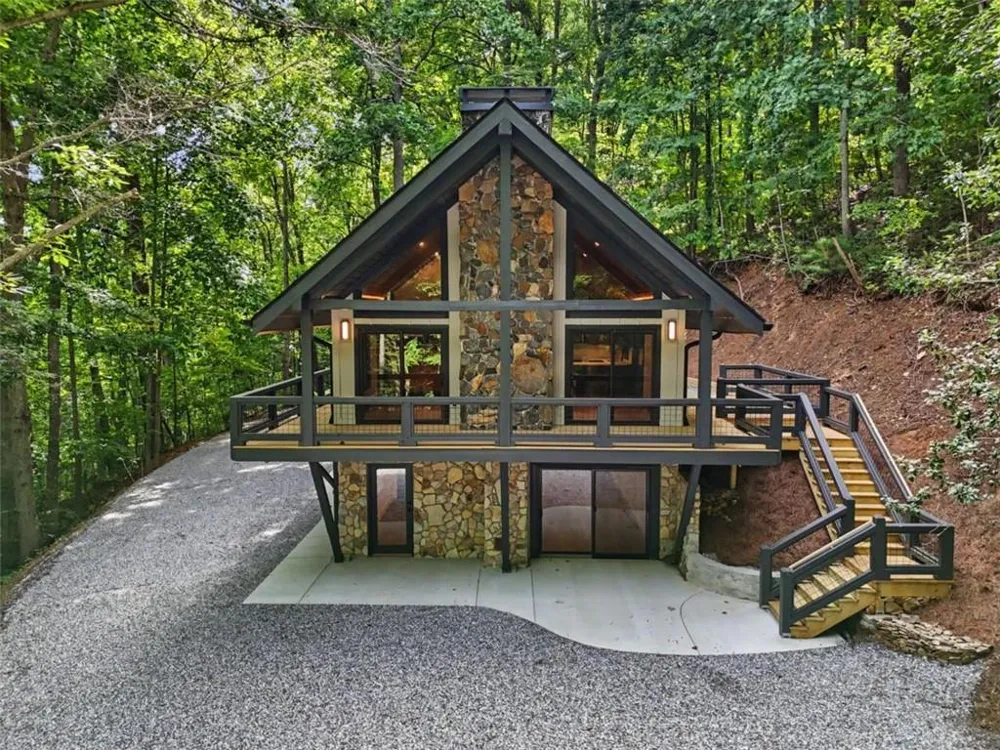 1583 Spring Cove Road Blairsville, GA 30512