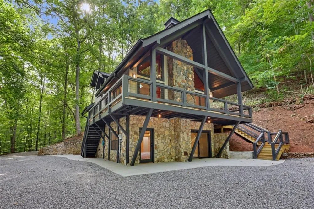 1583 Spring Cove Road Blairsville, GA 30512